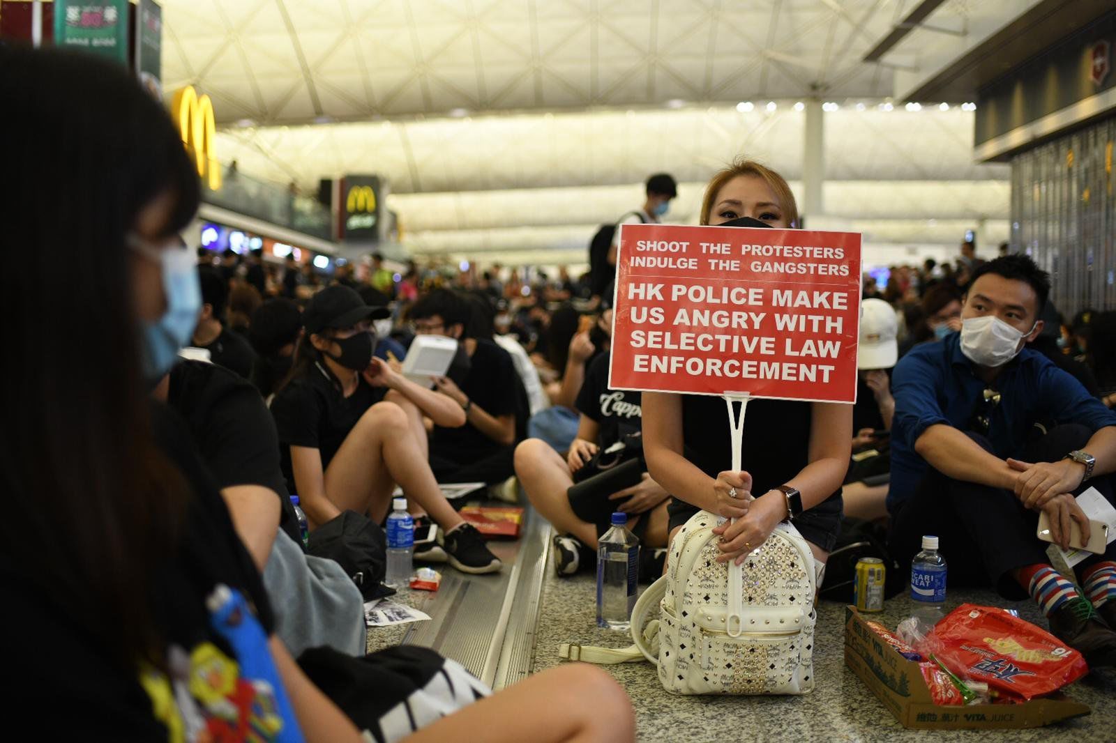 Hong Kong protesters airport